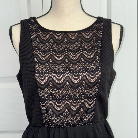 NWT Lily Rose Elegant Black w/ Lace detail Dress Flowy Whimsigoth Soft size 5 - Picture 2 of 10